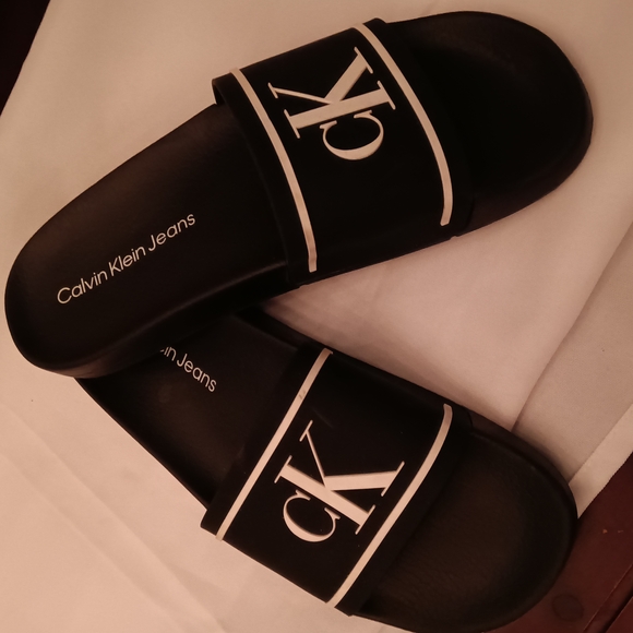 Calvin Klein Black Slide Sandals - Picture 1 of 2